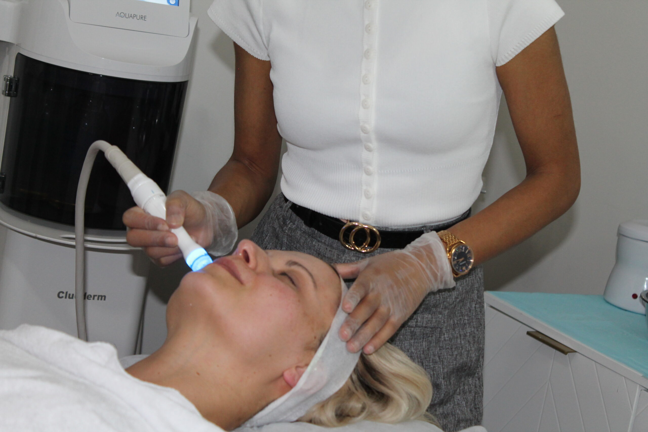 Client receiving quick facial touch up treatment